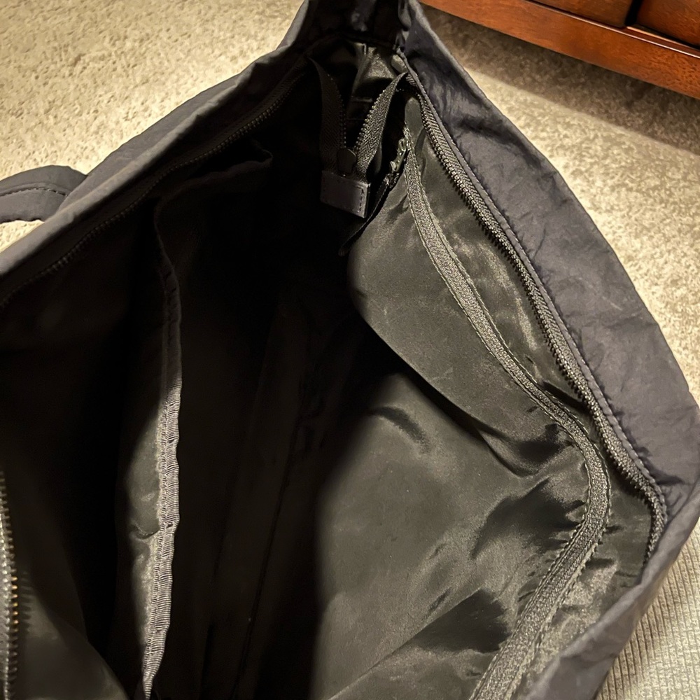 Lululemon bag - Picture 4 of 5